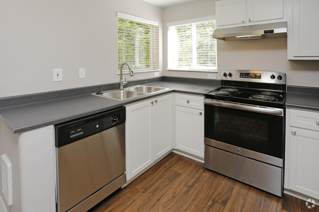 Kitchen - Three Bedroom - Scott Mountain