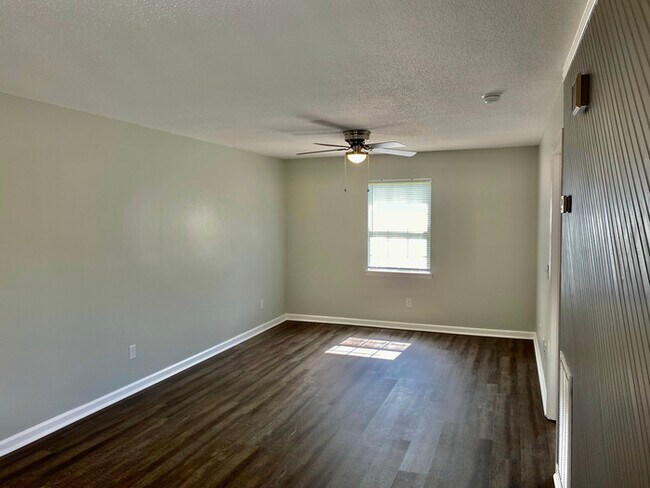 Building Photo - 4410 Delashmitt Rd