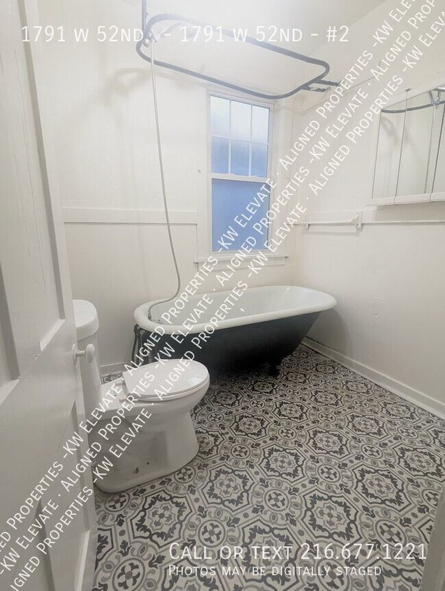 Building Photo - Multi living !