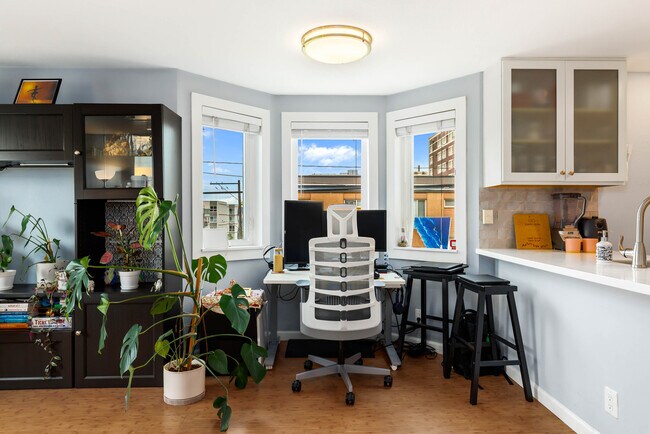Foto del edificio - 1616 Summit Ave