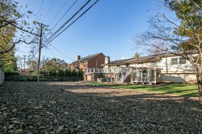 Foto del edificio - 3438 Snaffle Rd