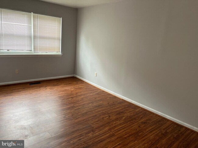 Building Photo - 9505 Hagel Cir