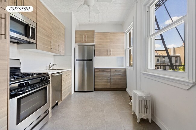 Building Photo - 74 3rd Pl
