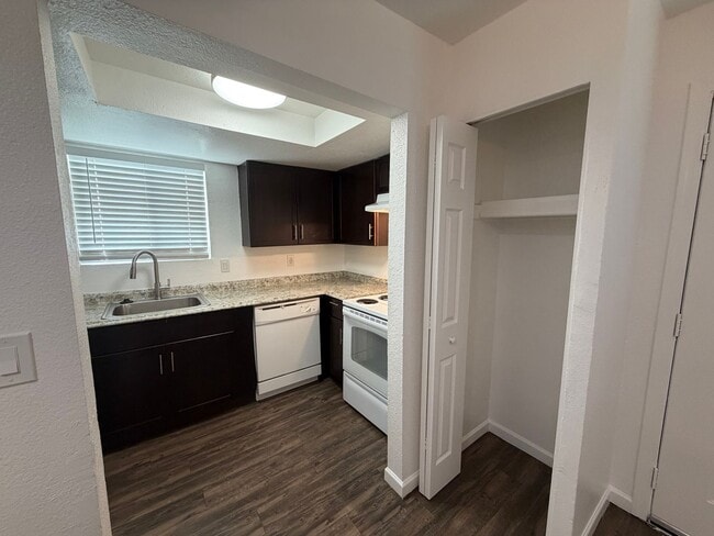 Interior Photo - The Davenport