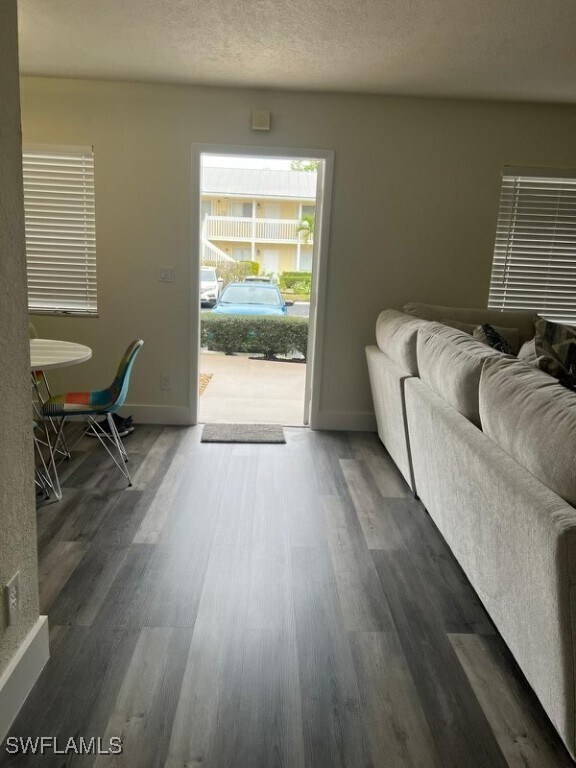 Foto principal - 4617 Bayshore Dr