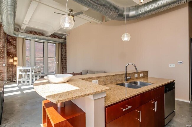 Building Photo - 1136 Washington Ave