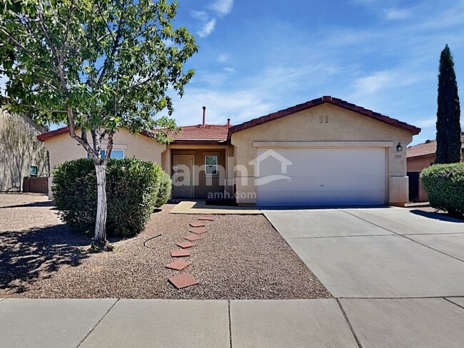 Building Photo - 5020 E Butterweed Dr