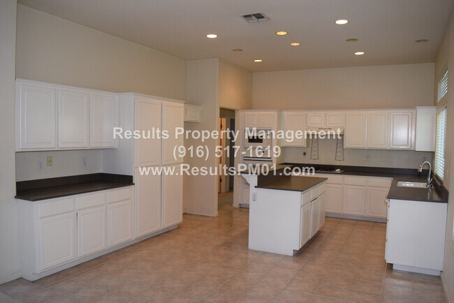 Foto del edificio - Granite Bay Home 3 Bed Plus Den