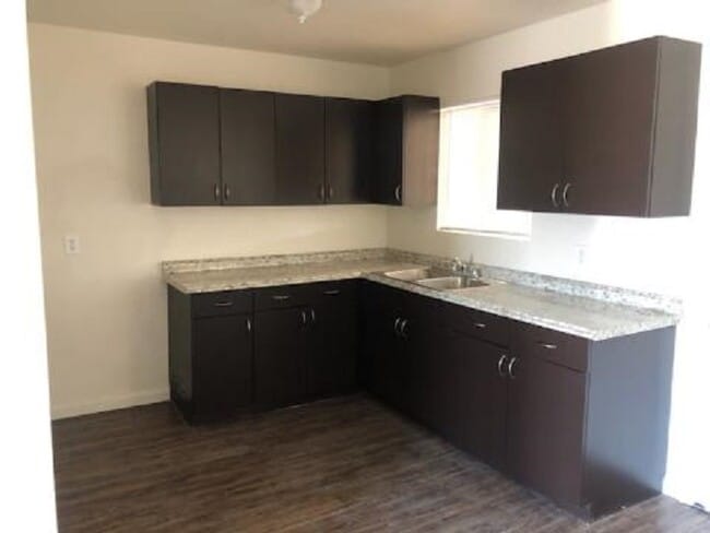 Foto del edificio - 4725 E Owens Ave