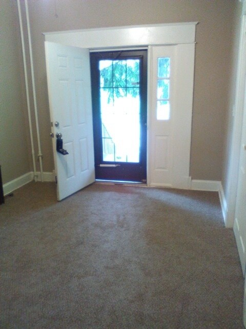 Foto del edificio - 5521 Gwynn Oak Ave- Large 5 bedroom 2 bath...