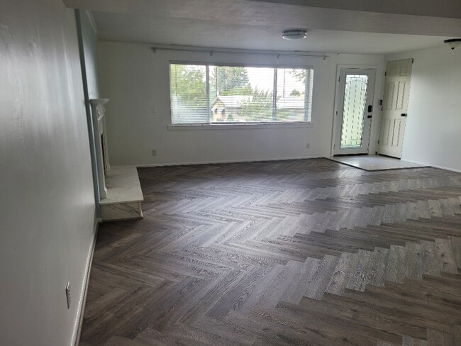 Foto del edificio - 2119 S Davis Blvd