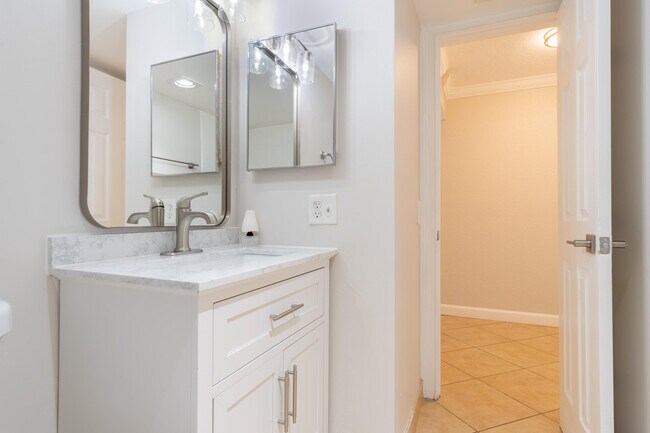 Building Photo - 1272 S Military Trail