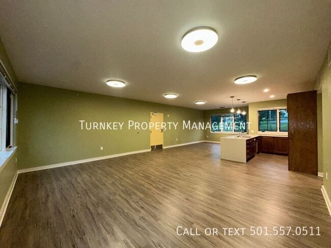 Foto del edificio - 3223 Kavanaugh Blvd