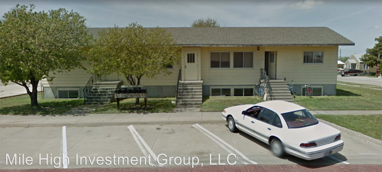 Primary Photo - 724 N Maple St