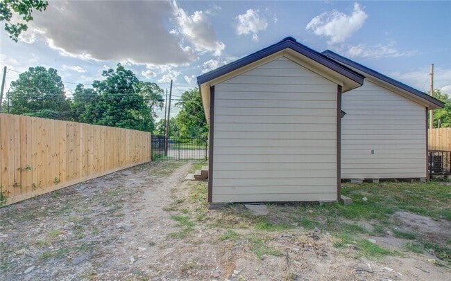 Foto del edificio - 1051 W Little York Rd