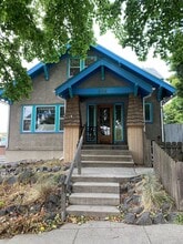 Building Photo - 202 E 7th St