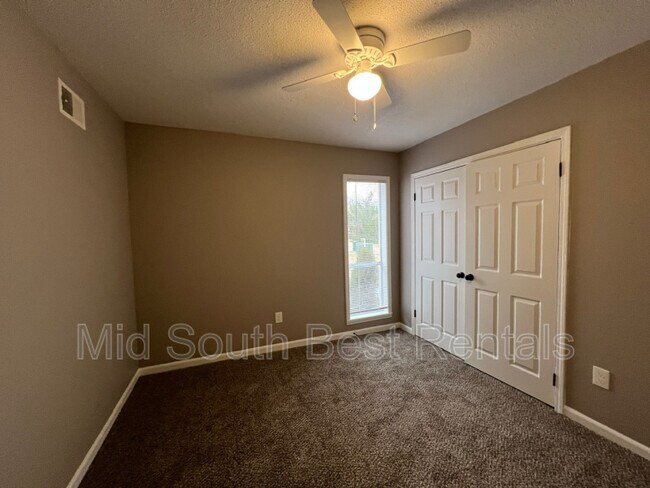 Foto del edificio - 5237 Sunray Dr