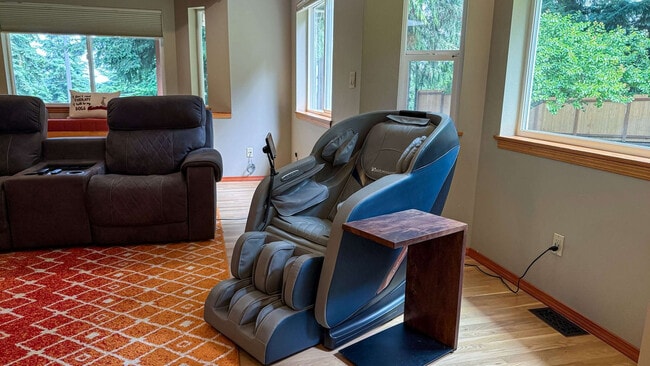 Building Photo - 73 Ross Ln