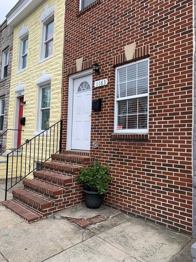 Building Photo - 1163 Washington Blvd