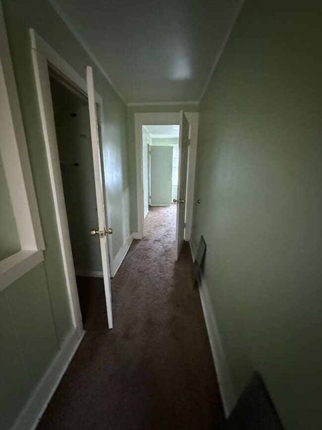 Building Photo - 75 Mead St