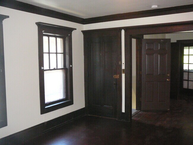 Foto del edificio - 319 Dunn Blvd