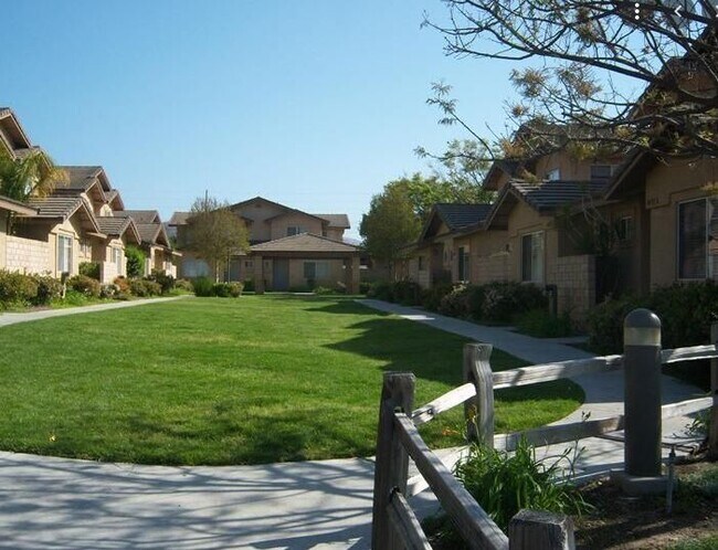 Building Photo - 4492 Apricot Rd