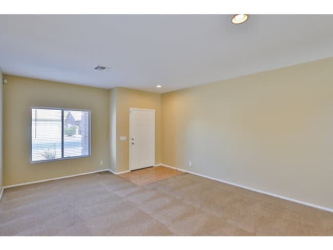 Building Photo - Lovely Maricopa Home