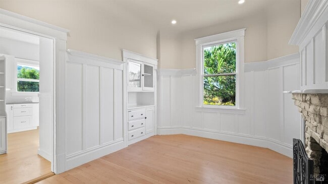 Building Photo - 713 Sir Francis Drake Blvd