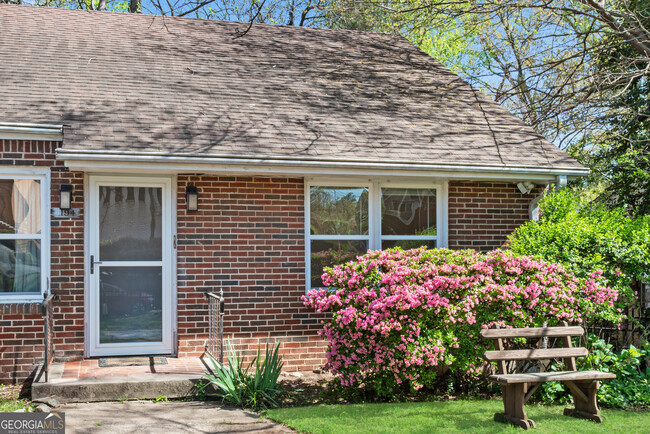 Foto del edificio - 1194 Spring Valley Ln NE