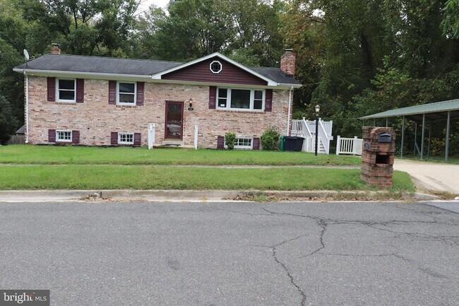 Photo - 2116 Trafalgar Dr House