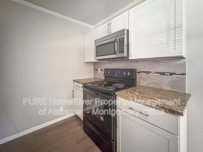 Foto del edificio - 1701 Longmeadow Dr