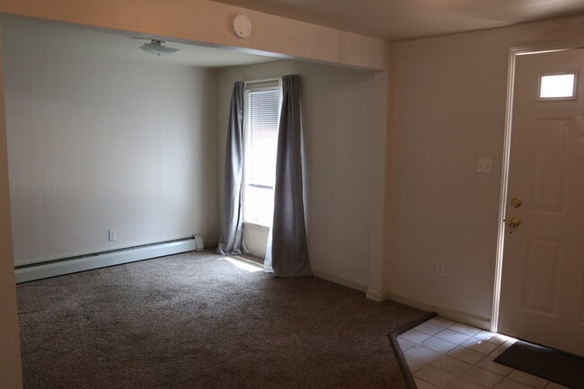 Building Photo - 228 3rd St