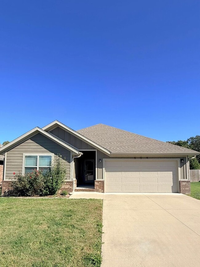 Building Photo - 604 N Eagle Park Dr