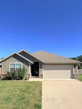 Building Photo - 604 N Eagle Park Dr