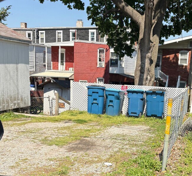 Foto del edificio - 1 Bedroom Apt in West York!