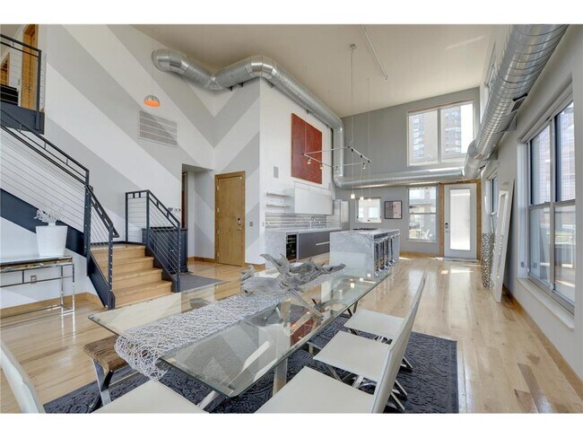 Building Photo - 521 S 7th St