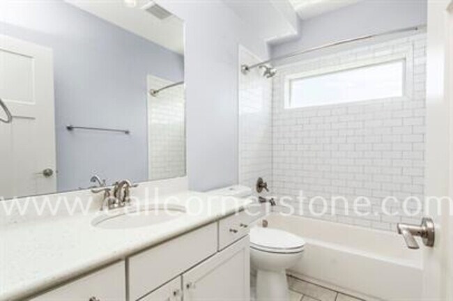 Building Photo - 314 Eclipse Dr