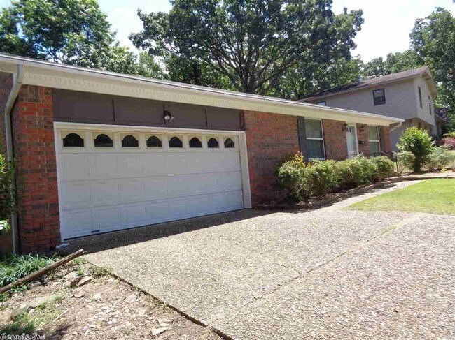 Building Photo - 811 N Shackleford Rd