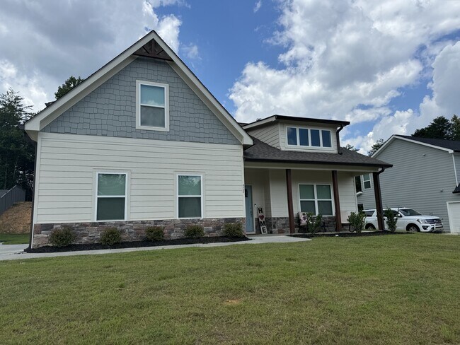 Foto del edificio - 6365 Woodland Station Dr