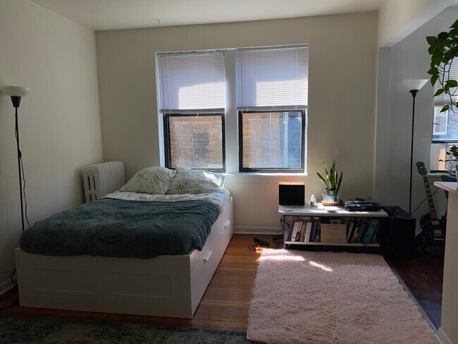 Foto del edificio - 644 W Wrightwood Ave