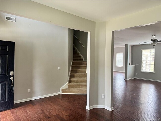 Foto del edificio - 350 River Oak St
