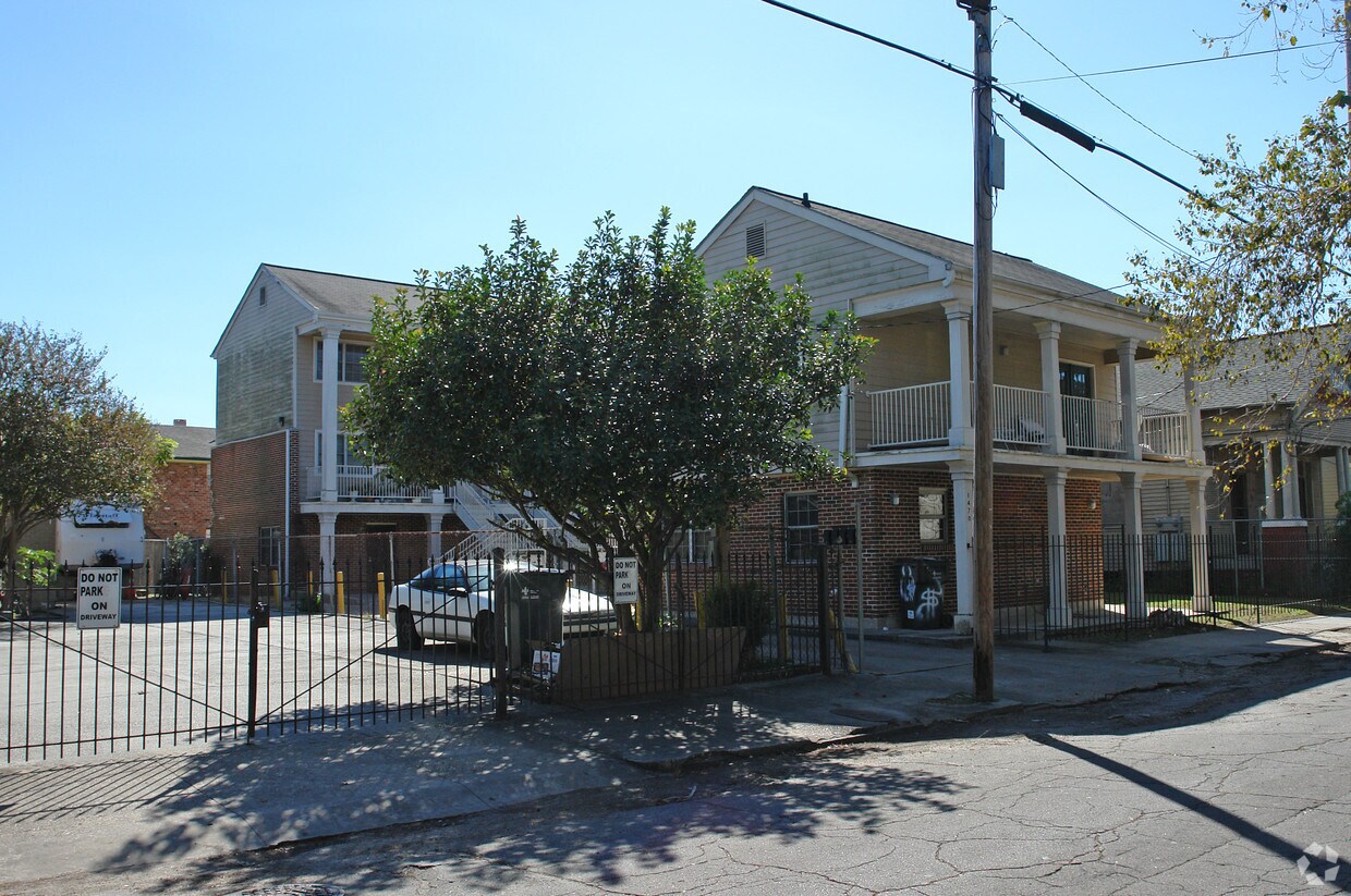 Primary Photo - 1470 Constance St