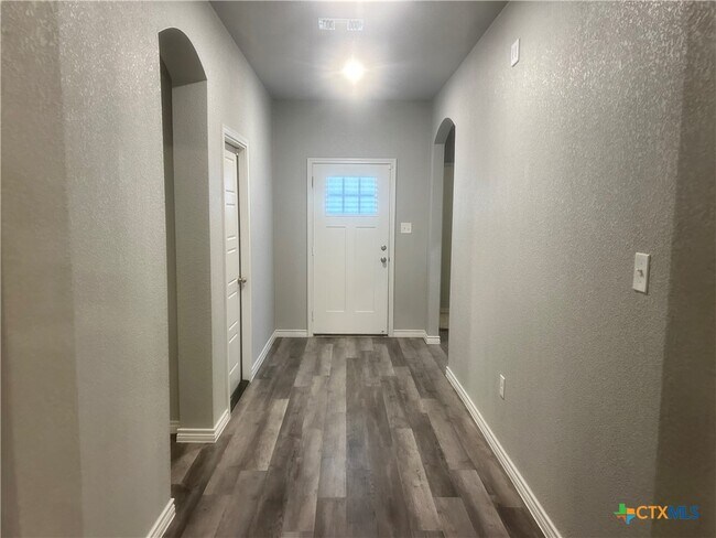 Foto del edificio - 7916 McCulloch Rd