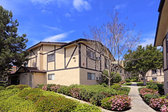 Building - La Jolla Terrace