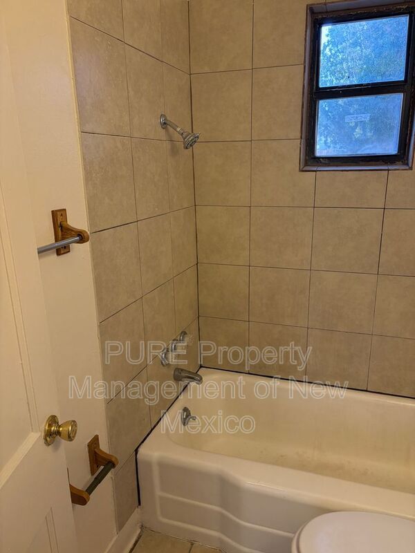 Foto del edificio - 124 Aliso Dr NE