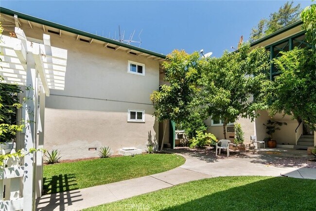 Foto del edificio - 1811 Sherer Ln