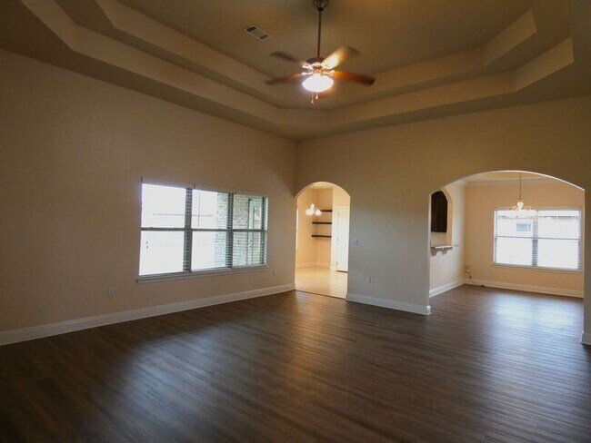Building Photo - 5927 Palermo Dr