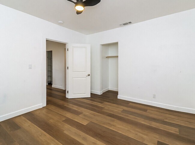 Foto del edificio - 702 Dixieanne Ave