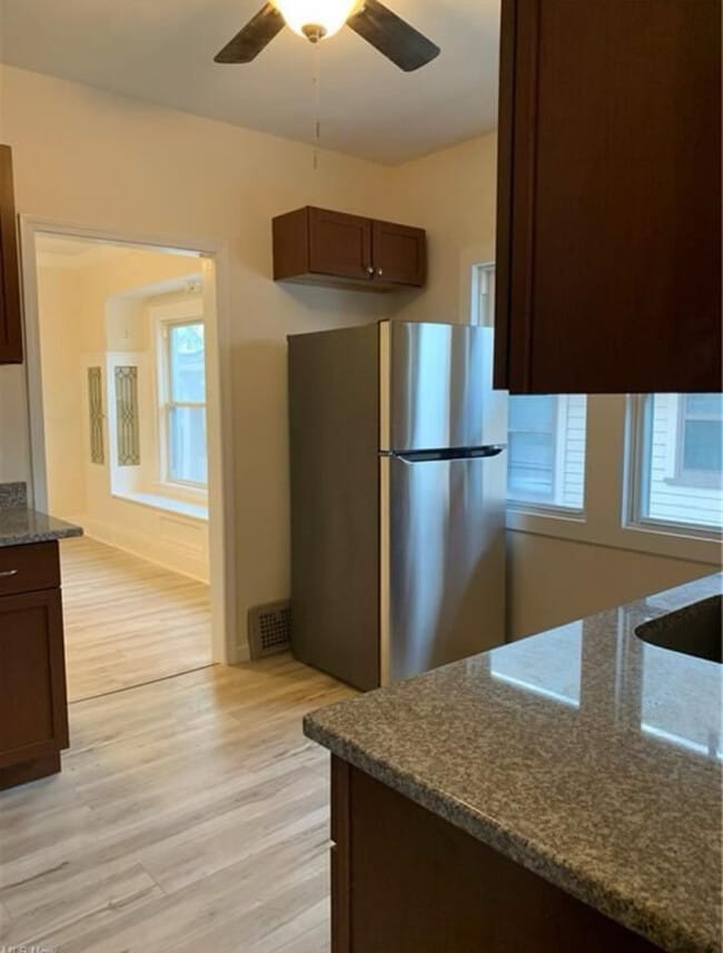 Building Photo - 2077 Lewis Dr