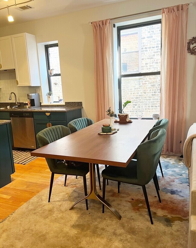 Foto del edificio - 1420 W Carmen Ave